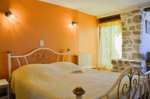 Fer et planche à repasser, lit parapluie, Wi-Fi gratuit