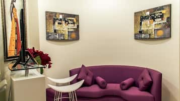 Basic Single Room, 1 Large Single Bed, Non Smoking, Marina View | Living area | LED TV