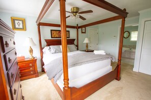 4 chambres, bureau, fer et planche à repasser, accès au Wi-Fi (inclus)