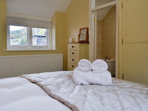 4 bedrooms, free WiFi, bed sheets