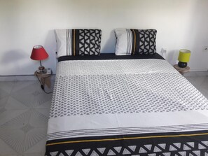 2 室のベッドルーム、客室ごとに異なる装飾、客室ごとに異なるインテリア、遮光カーテン