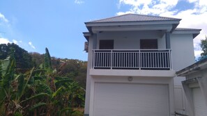 Front of property - Duplex la rivière (Deshaies)