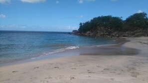 Una playa cerca