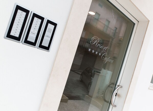 Entrée de l’hébergement