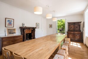 Dining - La Verdière - Vast classical property (Irigny)