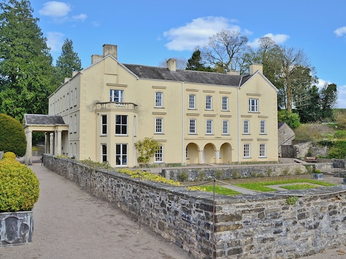 2 bedroom accommodation in Nantgaredig, near Llandeilo