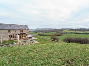 Terrace/patio - 3 bedroom accommodation in Pwllglas, near Ruthin (Pwllglas, near Ruthin)