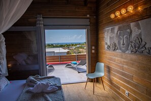 3 chambres, coffres-forts dans les chambres, fer et planche à repasser