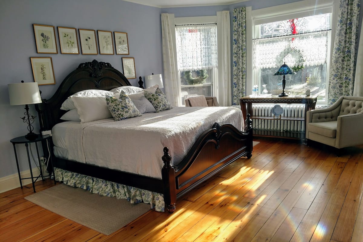 Luxury Double Room, 1 King Bed, Courtyard View | Premium bedding, memory foam beds, individually decorated