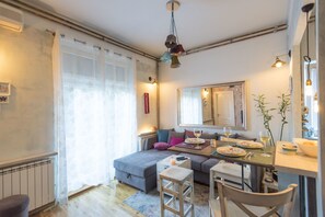 Apartment 1 | Living area | Flat-screen TV - Apartments Harmony 18 (Belgrade)