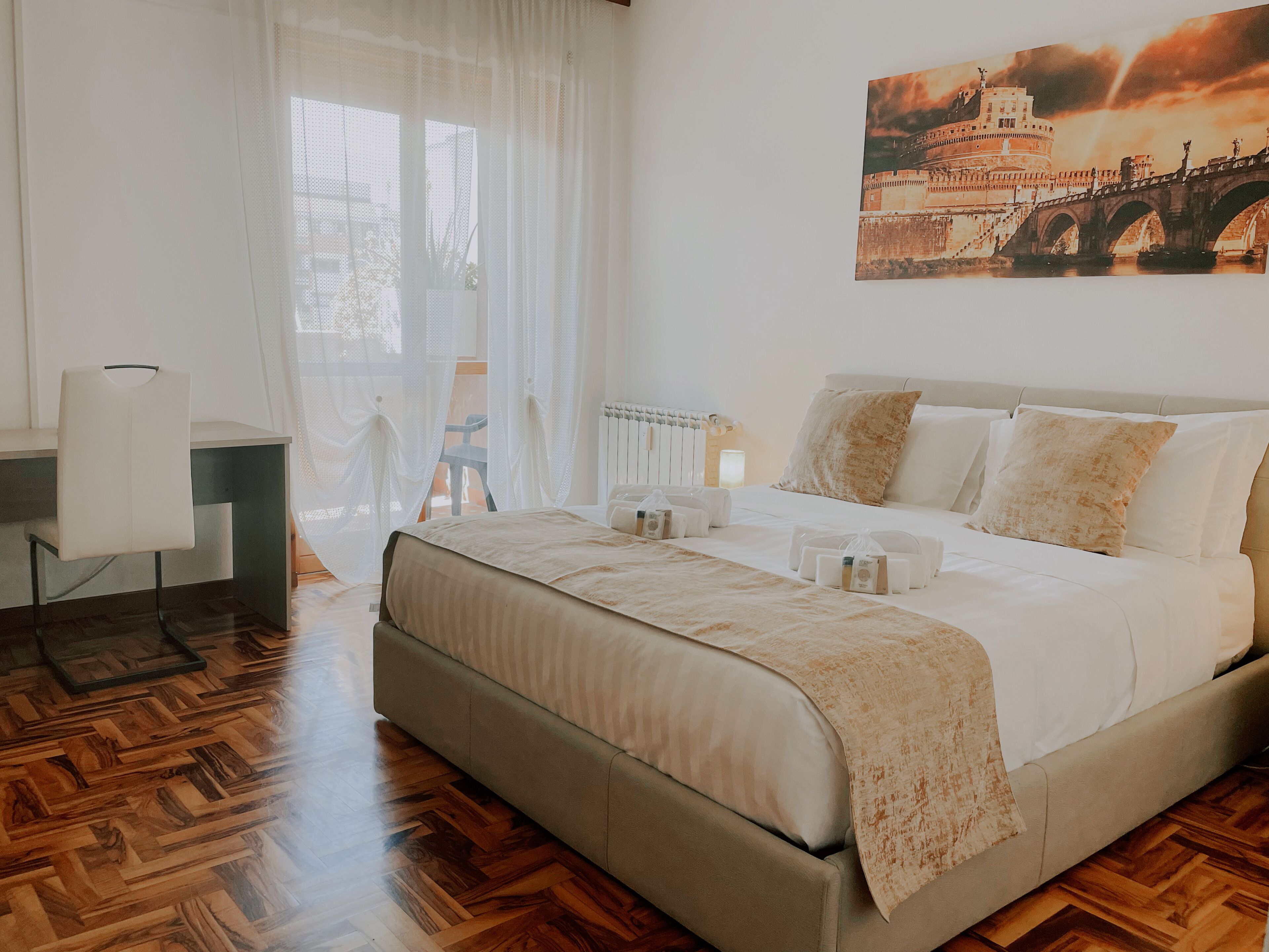 3 Schlafzimmer, Zimmersafe, Schreibtisch, Bügeleisen/Bügelbrett