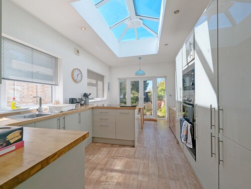 Broyle House, Chichester -  a family house that sleeps 4 guests  in 2 bedrooms
