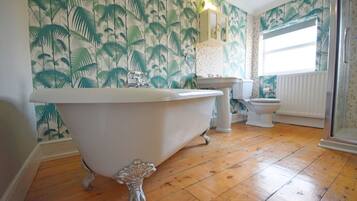 Combined shower/bathtub, hair dryer