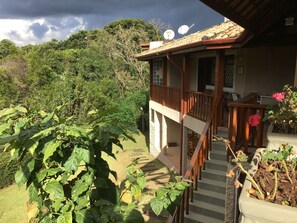 Property grounds - House in Gated Community 1.2 km from Famous Baden Baden. (Campos do Jordão)