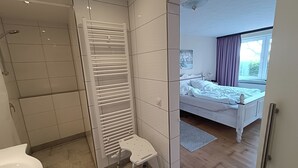 3 soverom, strykejern/-brett, reiseseng for barn og wi-fi (inkludert)
