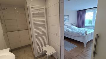 3 Schlafzimmer, Bügeleisen/Bügelbrett, WLAN, Bettwäsche