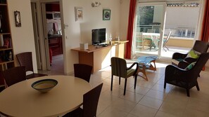 Interior - Apartment 3 Rooms 62 m² + Terrace 17m² Proximity Port, Center and Beach (Bandol)