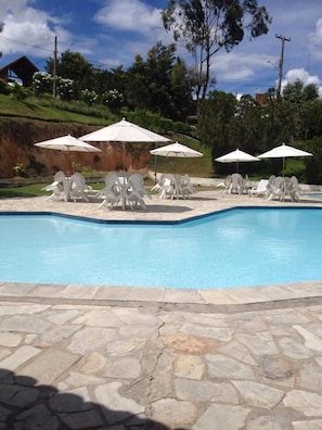Outdoor pool, a heated pool - House in the Mountains - Exclusive view! (Gravatá)
