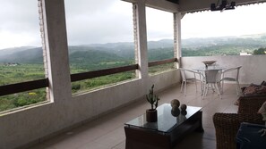 Outdoor dining - House in the Mountains - Exclusive view! (Gravatá)