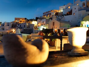 Property grounds - Anima Residence by K&K (outdoor jacuzzi) (Oia)