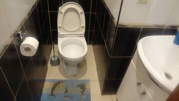 샤워기/욕조 결합, 헤어드라이어, 슬리퍼, 타월