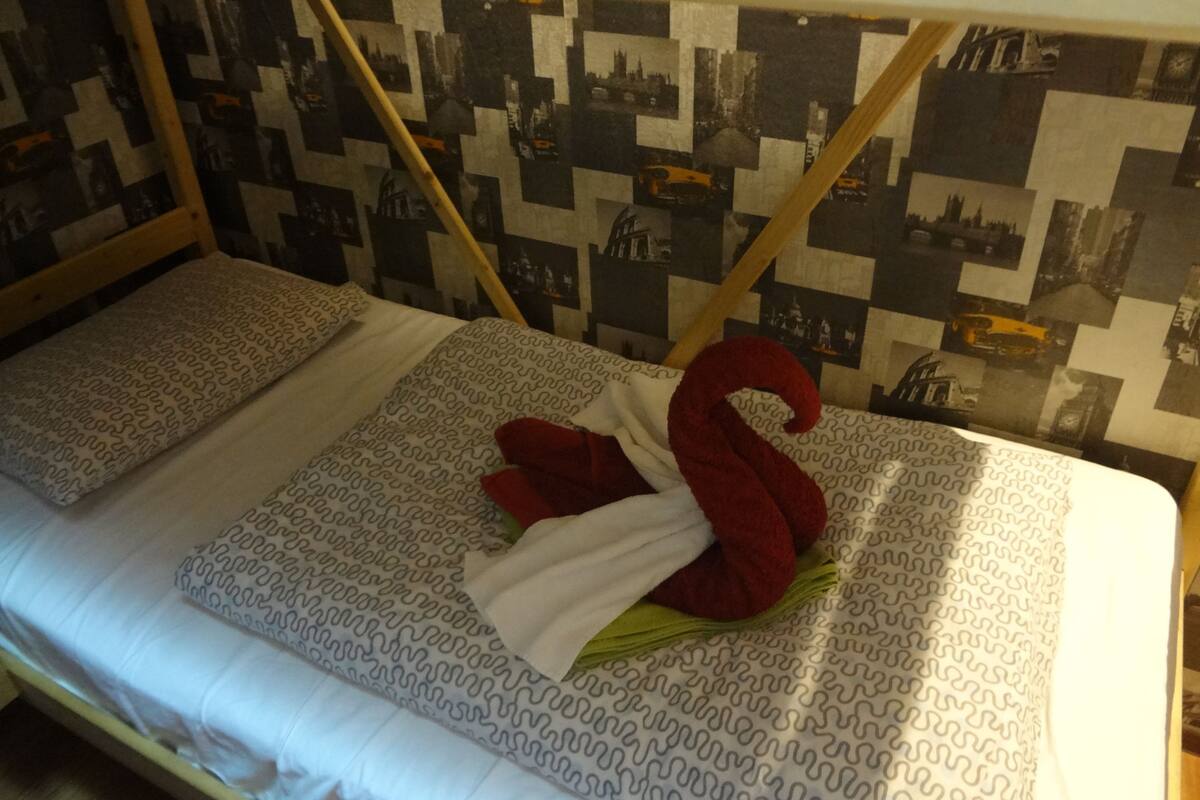 Economy Quadruple Room, Multiple Beds, Non Smoking