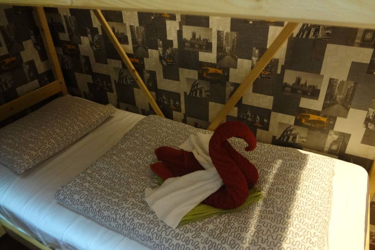 Economy Quadruple Room, Multiple Beds, Non Smoking