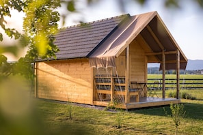 Property grounds - Holiday wooden mobile home (Gradac)