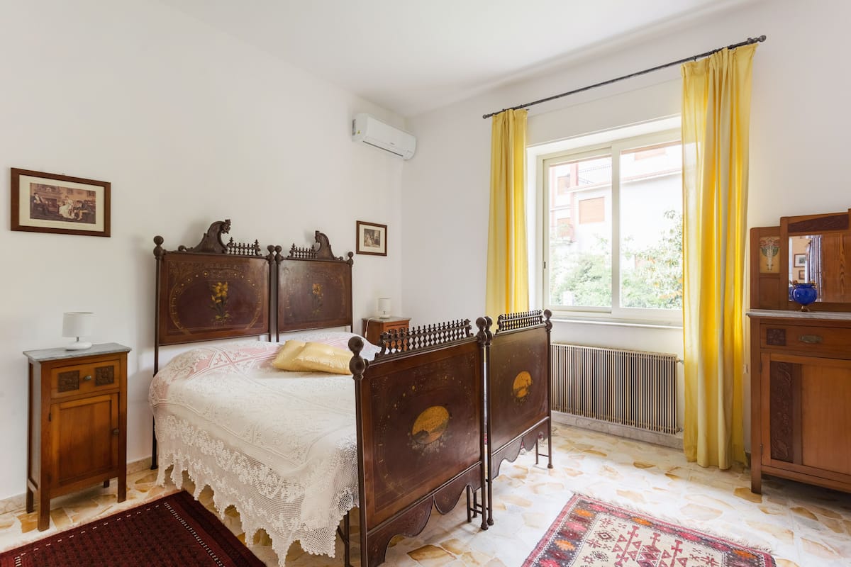 Deluxe Room, Mountain View (Liberty Room) | Down comforters, desk, blackout drapes, iron/ironing board