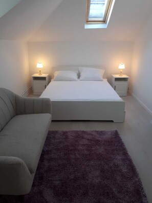 2 chambres, fer et planche à repasser, Wi-Fi gratuit, draps fournis