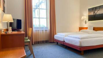 Bàn, truy cập Internet không dây miễn phí, bộ trải giường