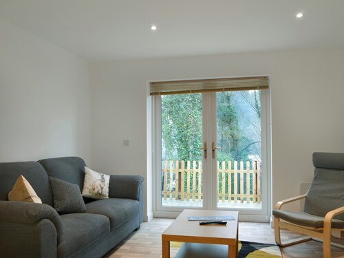 3 bedroom accommodation in Godstone