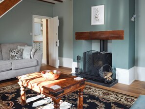 Fireplace - 2 bedroom accommodation in Sigglesthorne, near Hornsea (Sigglesthorne, near Hornsea)