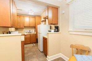 Fridge, microwave, coffee/tea maker, toaster - Pool! Near Downtown&Parks- The Cozy Guest Cottage (Columbus)
