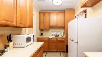 Fridge, microwave, coffee/tea maker, toaster