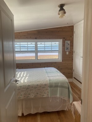 1 bedroom, iron/ironing board, travel cot, WiFi