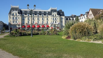 Extérieur