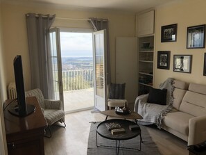 Télévision, cheminée