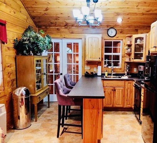 Viihtyisä kaunis mökki Maple Lake! 