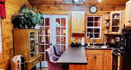 Viihtyisä kaunis mökki Maple Lake!