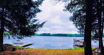 Cozy Beautiful Cottage on Maple Lake!
