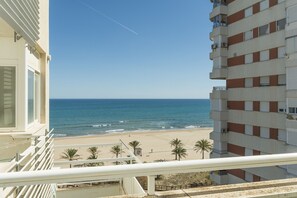 Property grounds - Fabulous beach condo for a great vacation. Amazing Sea Views! - Only families (Playa de Gandía)