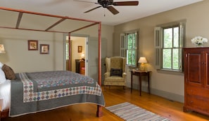 Premium Room, In the Hillside Cottages, 1 King Bed, Non Smoking | Individually decorated, individually furnished, iron/ironing board