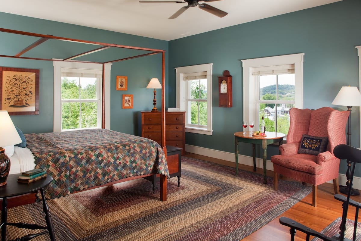 Premium Room, In the Hillside Cottages, 1 King Bed, Non Smoking | Iron/ironing board, WiFi (free), individually decorated