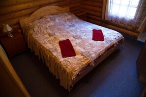 Casa de campo família, 2 camas de casal, para não fumantes, vista para a montanha | 1 quarto, quartos à prova de som, ferros/tábuas de passar roupa
