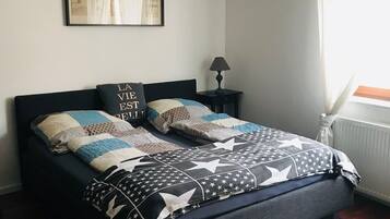 1 Schlafzimmer, Schreibtisch, Bügeleisen/Bügelbrett, kostenloses WLAN