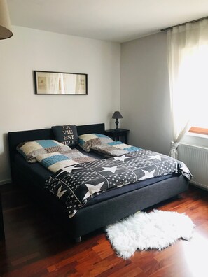 1 bedroom, desk, iron/ironing board, free WiFi