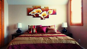 3 bedrooms, memory-foam beds, travel cot, free WiFi