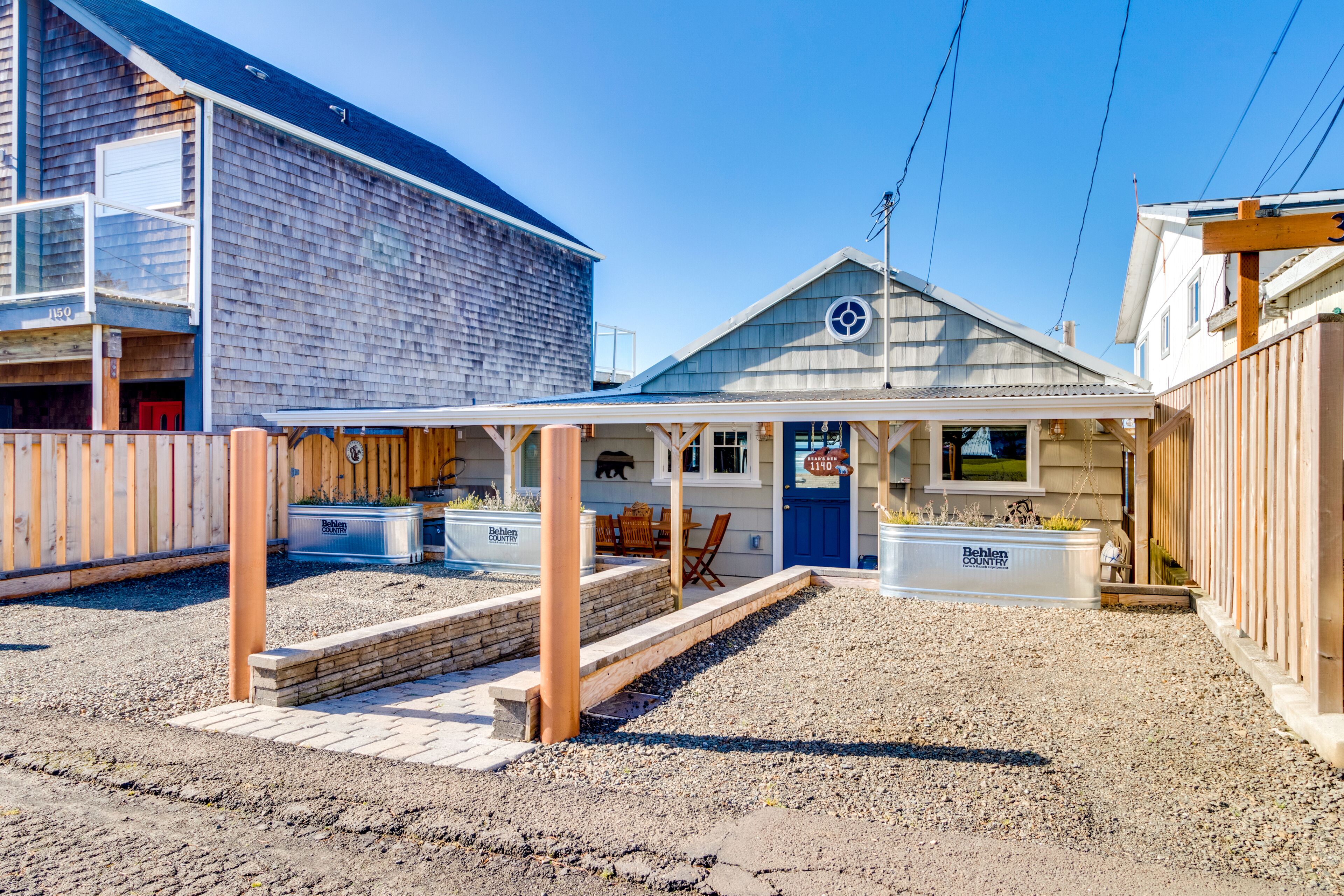 Updated ocean view home w/ bikes & kayaks - 2 dogs OK