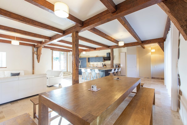 Dining - Typical Corrèze barn in stone in a preserved nature (correze)